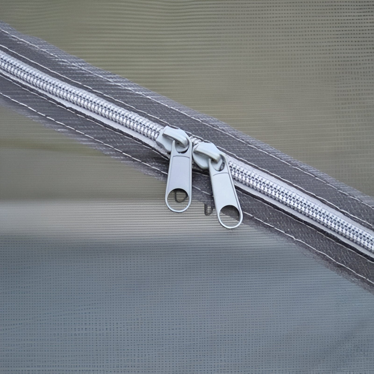Double zip pulls on the inner tent door