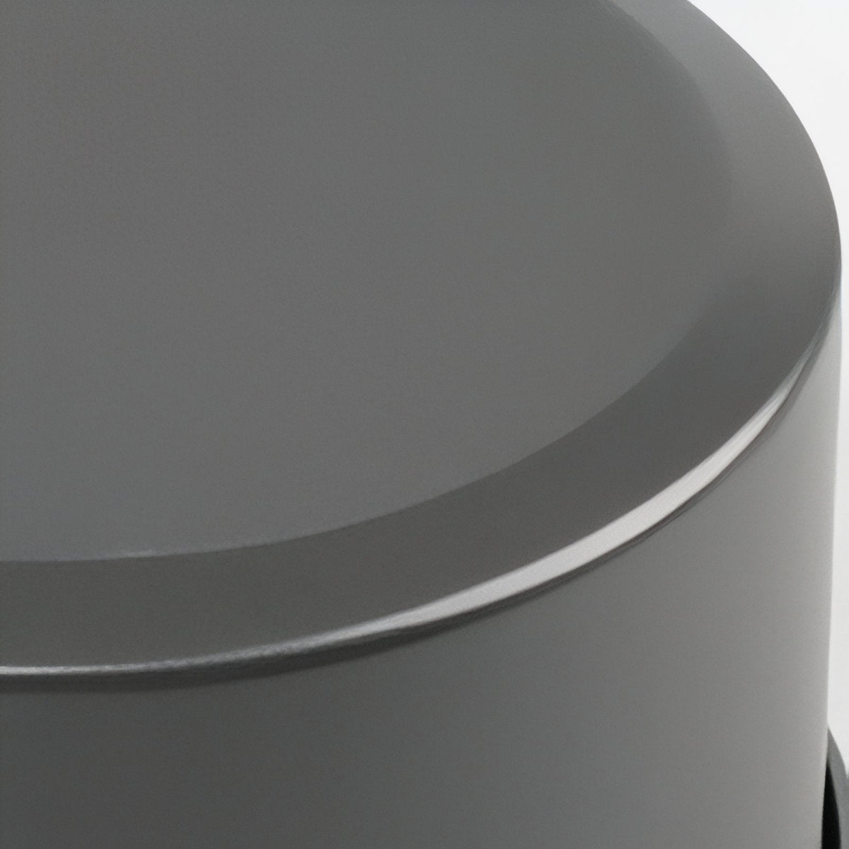 Close-up of the pot's anodised aluminium wall